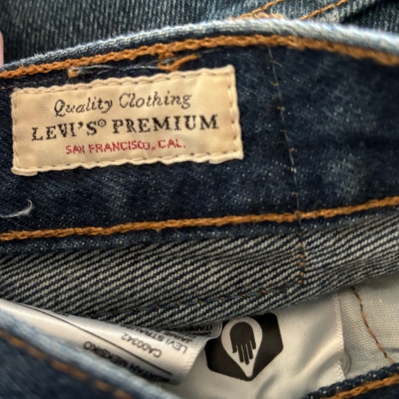 Levi’s 501 High Rise Button~Fly Denim Cut Off Jean Sz 26” Waist 100% Cotton Blue - Picture 4 of 7